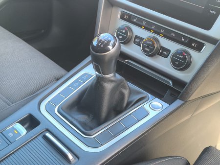 2018 Volkswagen Passat - thumbnail 20