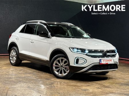 2023 Volkswagen T-Roc - thumbnail 1