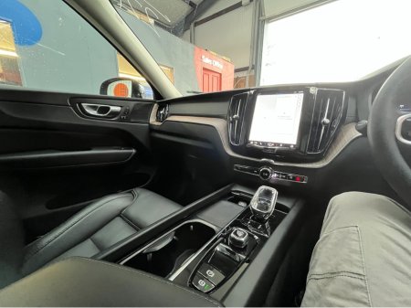 2022 Volvo XC60 - thumbnail 22