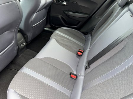 2020 Peugeot 2008 - thumbnail 10