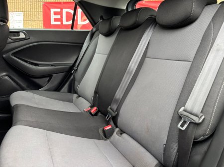 2017 Hyundai i20 1.2 Deluxe €9,750 thumbnail