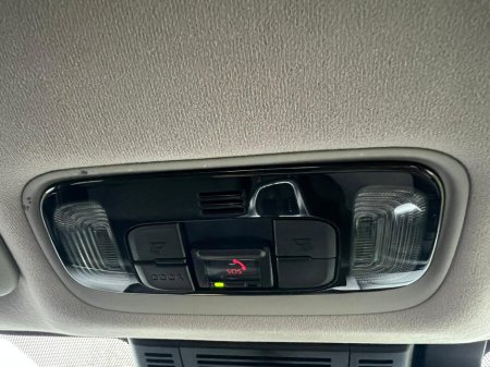 2025 Toyota Yaris Yaris Hybrid Luna €23,750 thumbnail