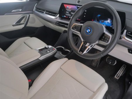 2025 BMW iX2 - thumbnail 6