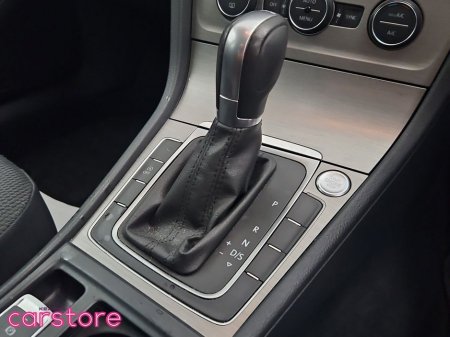 2016 Volkswagen Golf - thumbnail 18