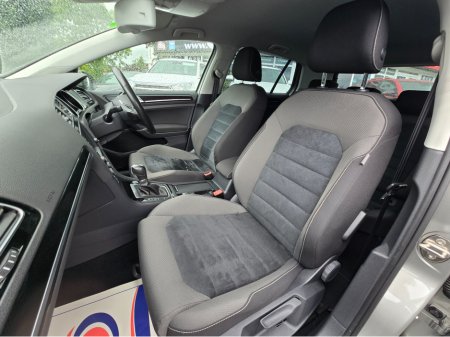 2016 Volkswagen Golf ( 162 REG ) 1.4 HIGHLINE EDITION ALCANTARA SEATS PRIVACY GLASS REVERSING CAMERA - SIMI DEALER - LOW ROAD TAX BAND €16,450 thumbnail