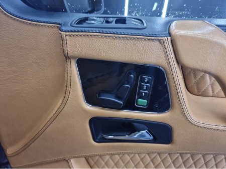 2011 Mercedes-Benz G Class - thumbnail 18