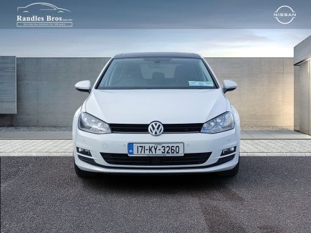 2017 Volkswagen Golf - view 4