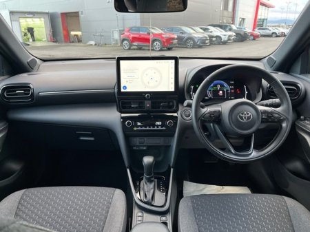 2025 Toyota Yaris Cross YARIS CROSS L-SPORT MONO €35,950 thumbnail