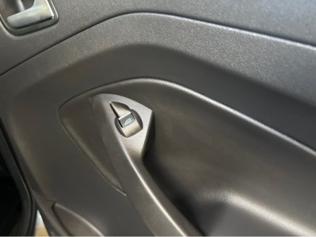 2019 Ford Kuga - thumbnail 4