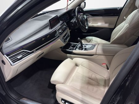 2019 BMW 7 Series - thumbnail 14