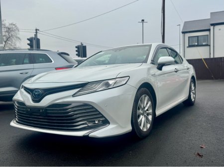 2019 Toyota Camry Hybrid – Pearl White, High Spec, JBL, Mint €20,750
