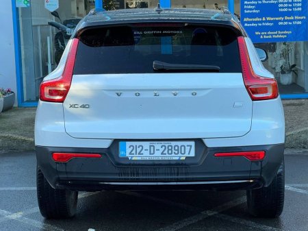 2021 Volvo XC40 R-DESIGN T4 1.5 RECHARGE PHEV // TILT & SLIDE PAN ROOF // 19" R-DESIGN ALLOYS // FULL SERVICE HISTORY €25,950 thumbnail
