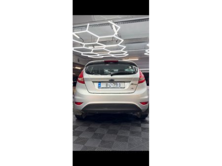 2011 Ford Fiesta - thumbnail 6