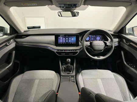 2025 Skoda Octavia Selection+ 2.0TDI 115BHP - Reversing Camera - Climate Control - Heated Seats/Steering Wheel - Keyless Start - Apple CarPlay/Android Auto €35,950