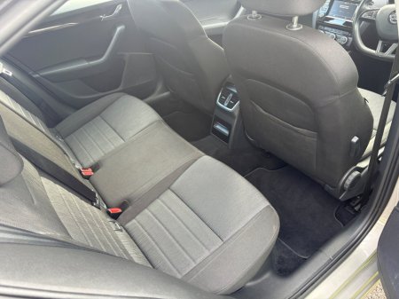 2016 Skoda Octavia - thumbnail 5