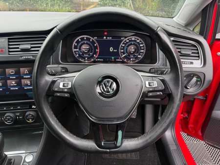 2020 Volkswagen Golf COMFORTLINE 1.2 TSI // VERY LOW MILEAGE // FULL SERVICE HISTORY // APPLE CARPLAY/ANDROID AUTO €20,900 thumbnail