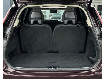 2025 Volvo XC90 MULBERRY RED / PLUS DARK T8 PHEV AWD AUTO PLUS €78,950 thumbnail