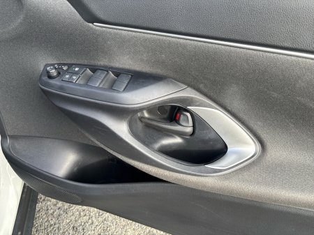 2020 Toyota Yaris Cross - thumbnail 11