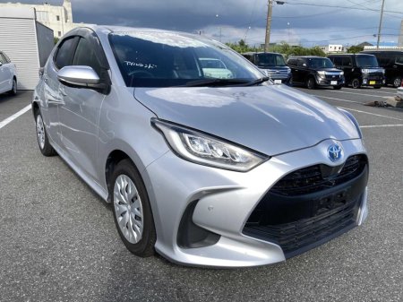 2020 Toyota Yaris Z HYBRID AUTOMATIC 1.5 PETROL //ADAPTIVE CRUISE CONTROL//KEYLESS ENTRY//REVERSE CAMERA//