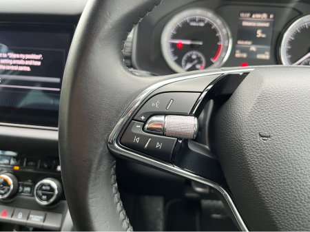 2021 Skoda Kodiaq 7 SEATER STYLE AUTOMATIC 2.0 DIESEL //HIGH SPEC//FULL LEATHER//HEATED SEATS//KEYLESS ENTRY//SAT NAV//REVERSE CAMERA// €36,950 thumbnail