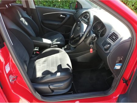 2017 Volkswagen Polo HIGH LINE 1.2 TSI AUTO CONTRASTING CHARCOAL LEATHER AND SUEDE INTERIOR PRIVACY GLASS CRUISE CONTROL AUTO HEADLIGTS REVERSE CAMERA JUST FULLY SERVICED 2 YEARS NCT ONE YEARS ROAD TAX €13,949