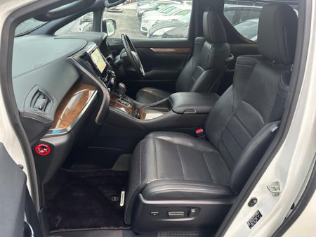 2015 Toyota Alphard - thumbnail 14