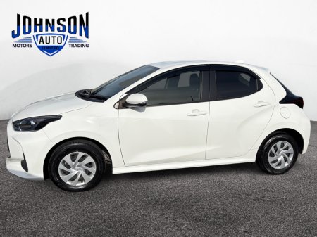 2020 Toyota Yaris - view 4