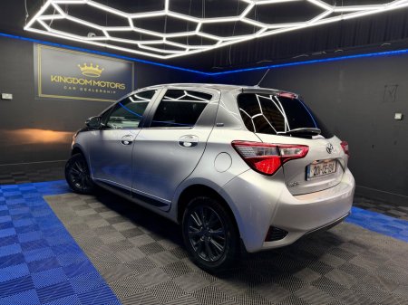 2020 Toyota Yaris - thumbnail 8