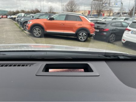 2020 Toyota Prius - thumbnail 25