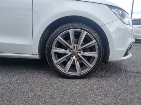 2014 Audi A1 - thumbnail 12