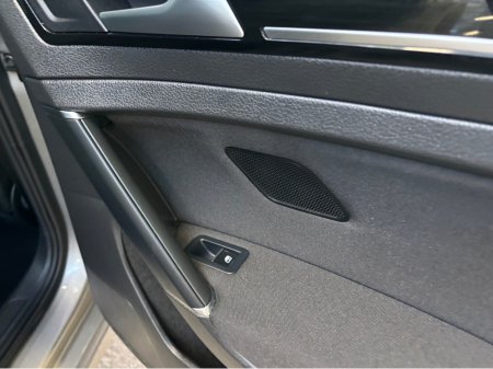 2018 Volkswagen Golf Automatic DSG  Bluemotion Hiline only 34000 kms €19,499 thumbnail