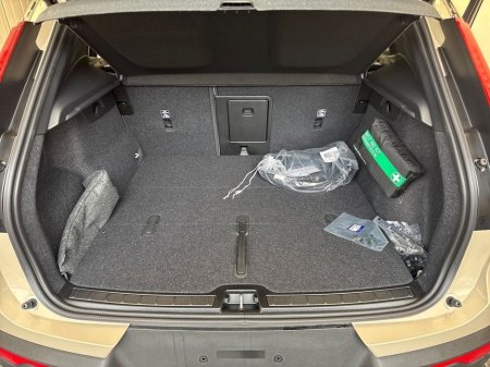 2026 Volvo EX40 - thumbnail 9