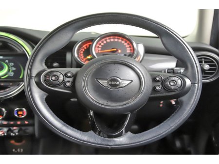 2017 MINI Hatch 1.5 COOPER AUTO 5DR *BI-TONE ROOF*UPGRADED 17" ALLOY WHEELS* €16,490 thumbnail