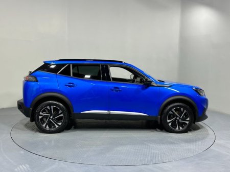 2023 Peugeot 2008 - thumbnail 8