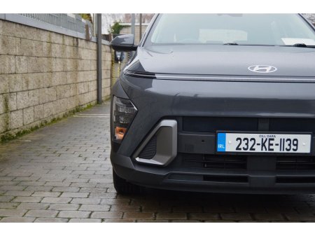 2023 Hyundai Kona 1.6 HYBRID Signature Auto €29,995 thumbnail