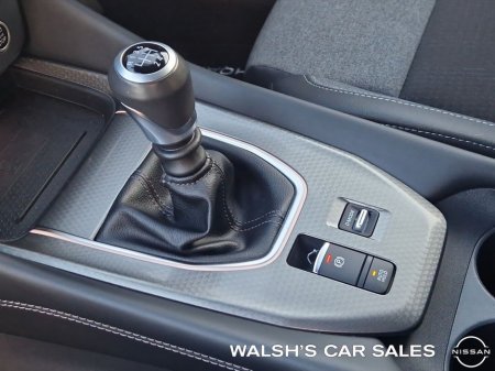 2025 Nissan Qashqai 1.3 Mhev SV Premium MY24 04DR €37,950 thumbnail