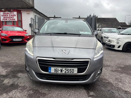 2016 Peugeot 5008 - view 2