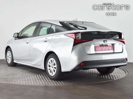 2019 Toyota Prius - view 3