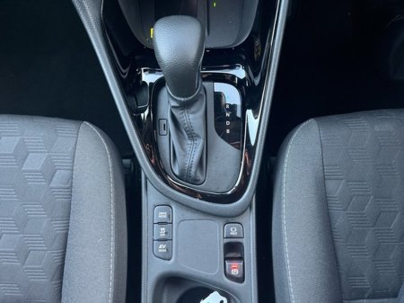 2025 Toyota Yaris YARIS LUNA SPORT €28,888 thumbnail