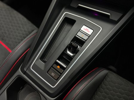 2022 Volkswagen Golf GTI CLUBSPORT 2.0 TSI 300HP *PAN ROOF* €49,990 thumbnail