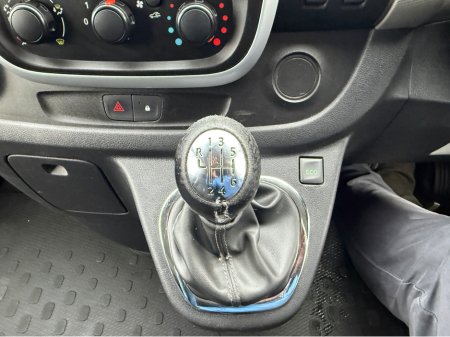 2018 Nissan NV300 LWB 125 SV 4DR €9,960 thumbnail