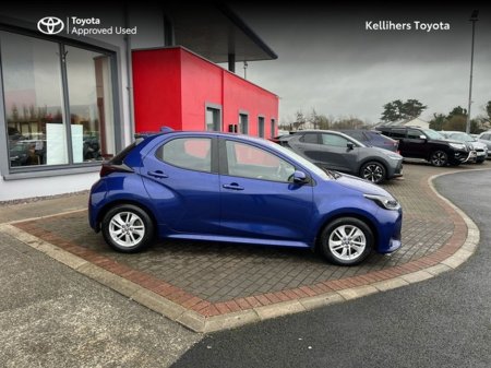 2022 Toyota Yaris HYBRID ELECTRIC LUNA €22,950 thumbnail