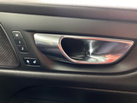 2019 Volvo S60 T5 (250hp) R-Design Auto €25,995 thumbnail