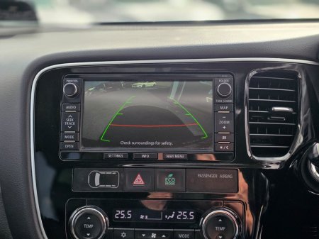 2014 Mitsubishi Outlander - thumbnail 10