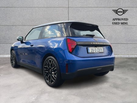 2025 MINI Hatch Cooper SE €32,950