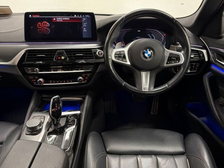 2022 BMW 5 Series - photo 5