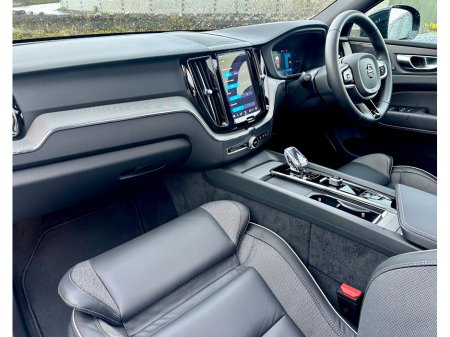 2025 Volvo XC60 - thumbnail 21