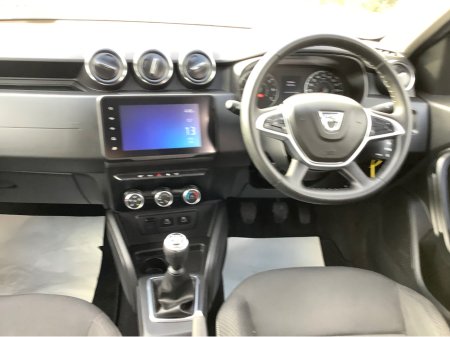 2022 Dacia Duster - view 3