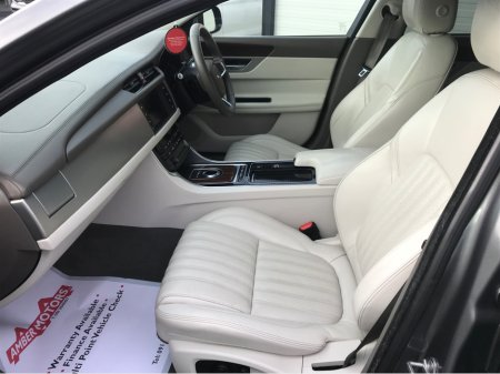2018 Jaguar XF - thumbnail 10