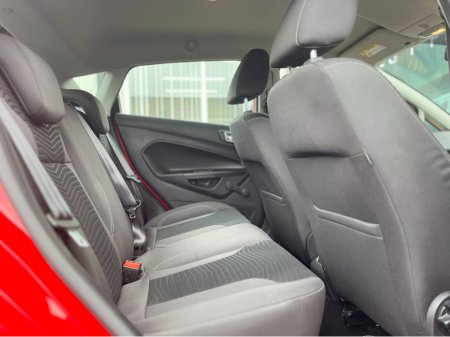 2014 Ford Fiesta - thumbnail 15